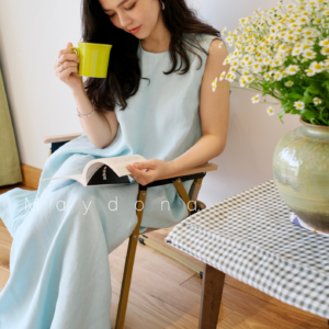 Alternative view of Đầm Suông Linen Cổ Tròn Giấu Dáng